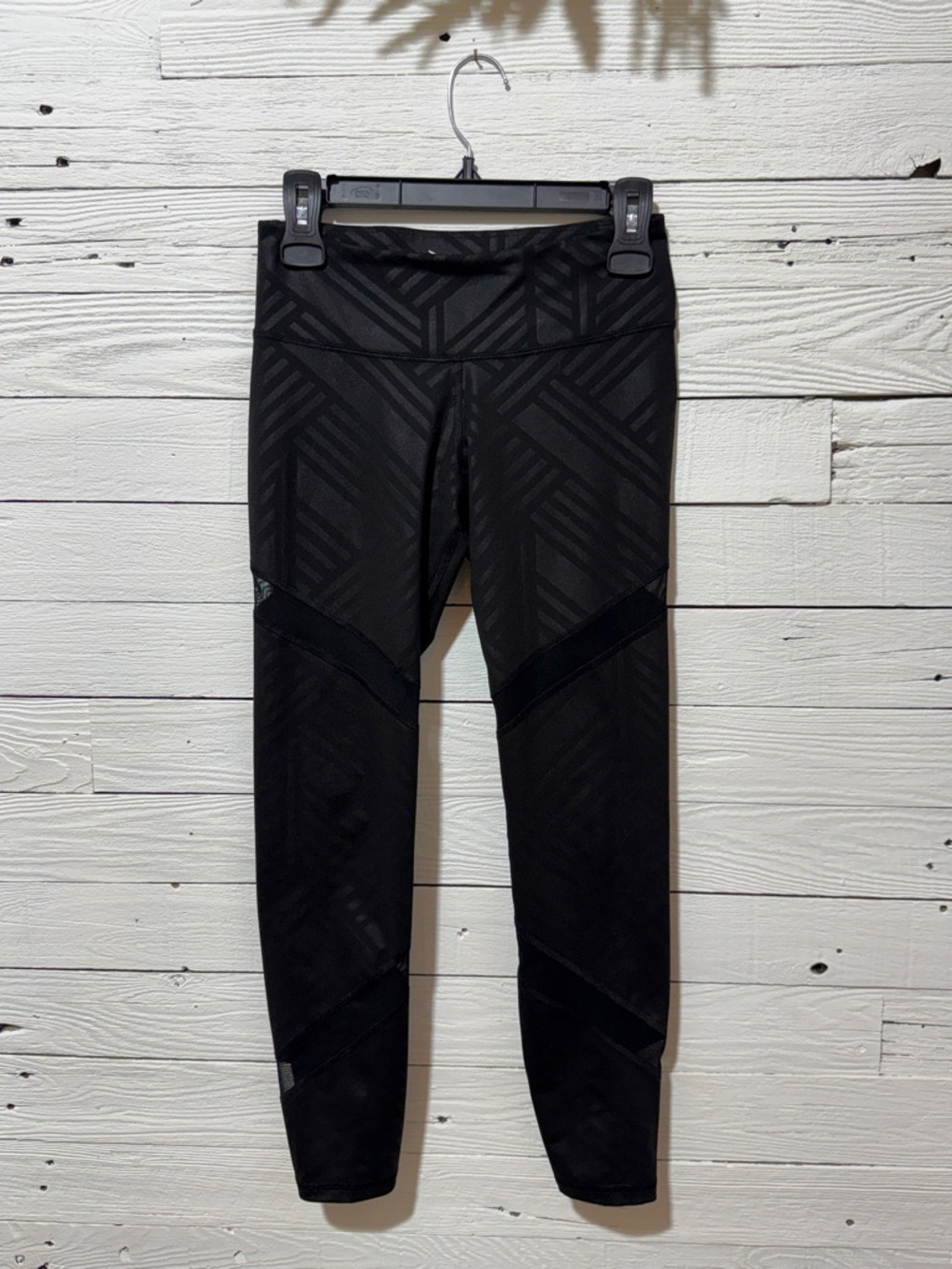 Old Navy Black Geometric Mesh Leggings